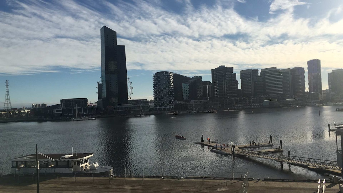 墨尔本 Docklands 水岸别墅