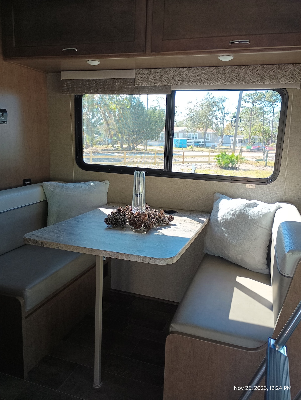 Comfortable camper life close to the beach