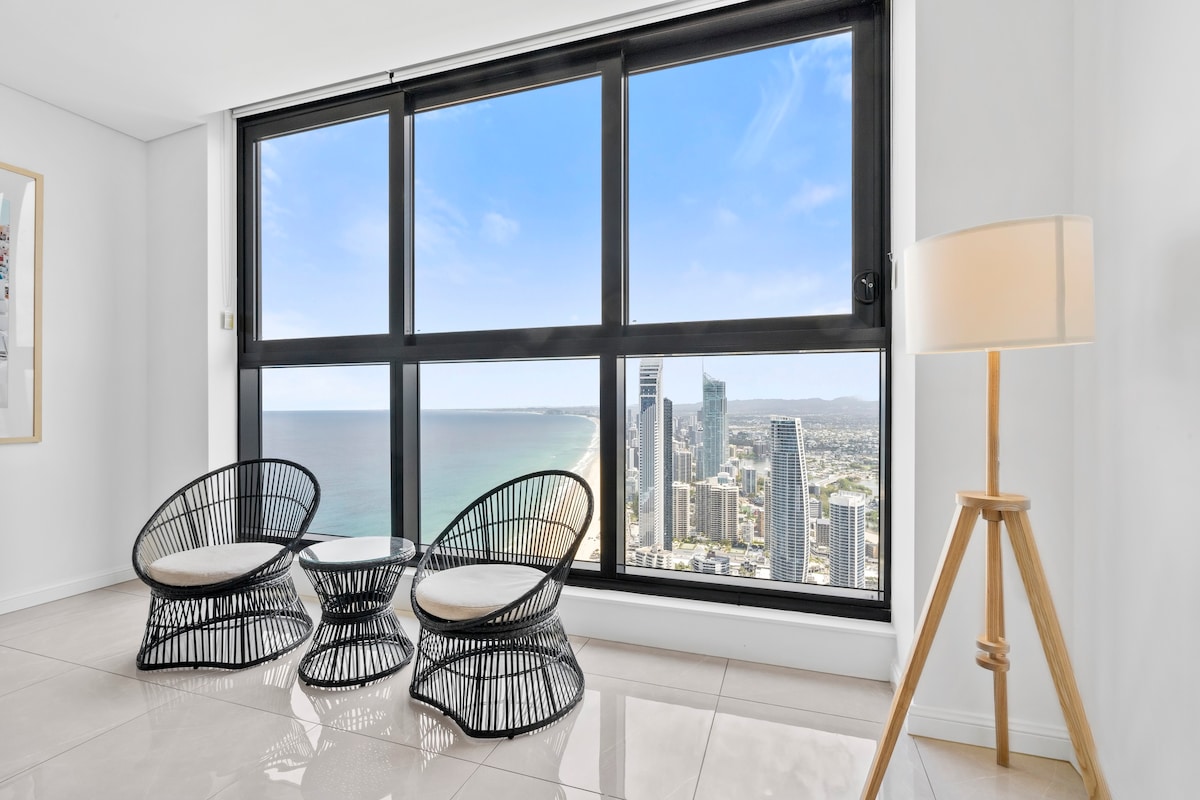 Ocean view 3Bed apt in Surfers