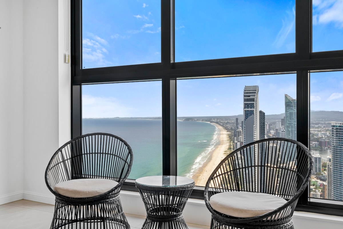 Ocean view 3Bed apt in Surfers