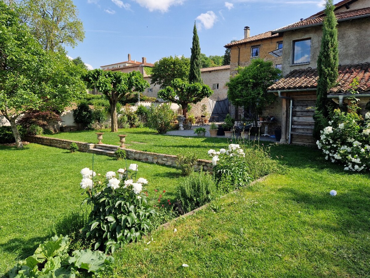 Aux deux vieux platanes, Domaine de charme