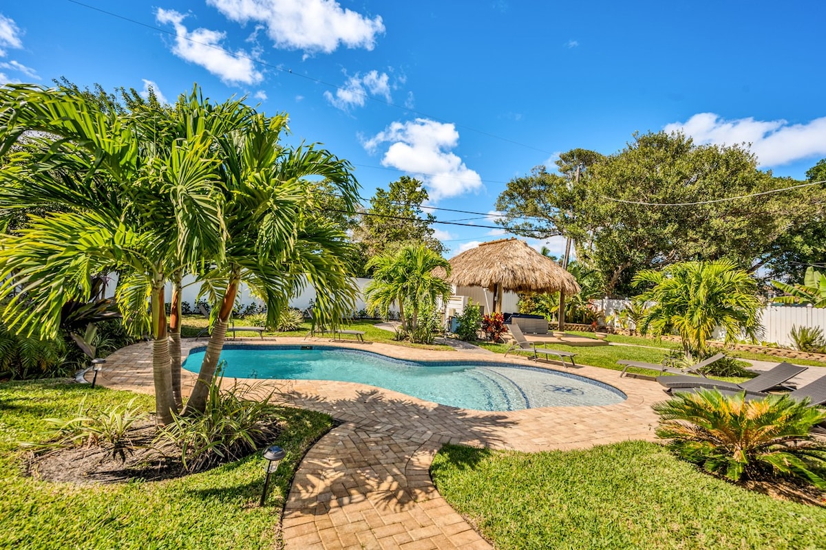 Palm Tree Island Estate: Heated Pool + PetFriendly