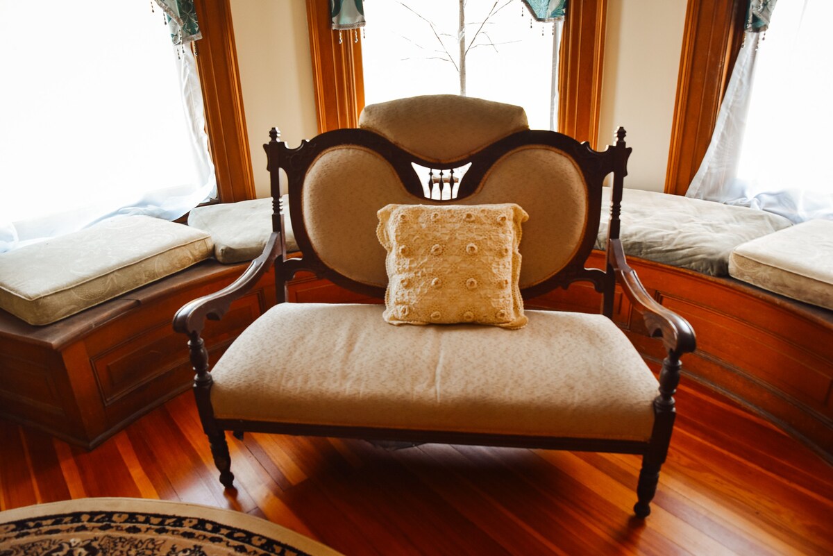 Mill Street Mansion Master Bedroom