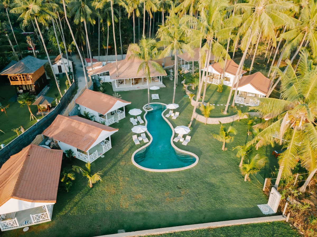 Senang resort - beachfront bungalow No. 3