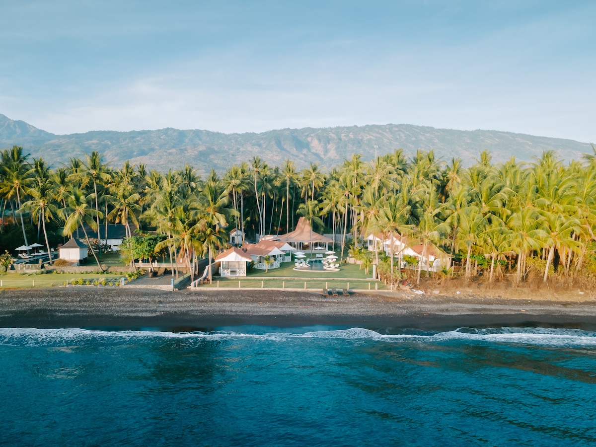 Senang resort - beachfront bungalow No. 3