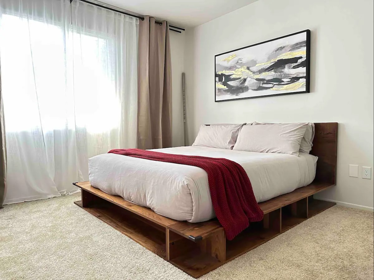 Exquisite King Bed Suite in Marina del Rey