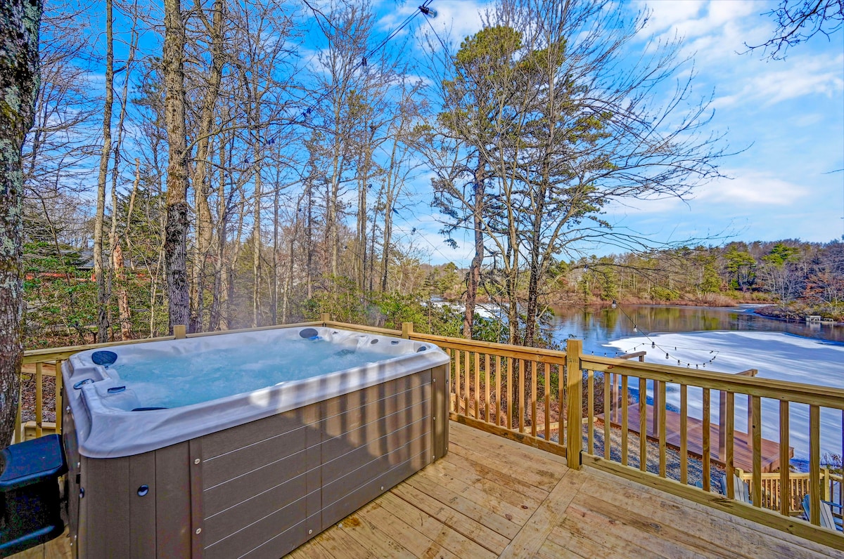 Lakeside Retreat | Hot Tub | Fire pit | Game Room