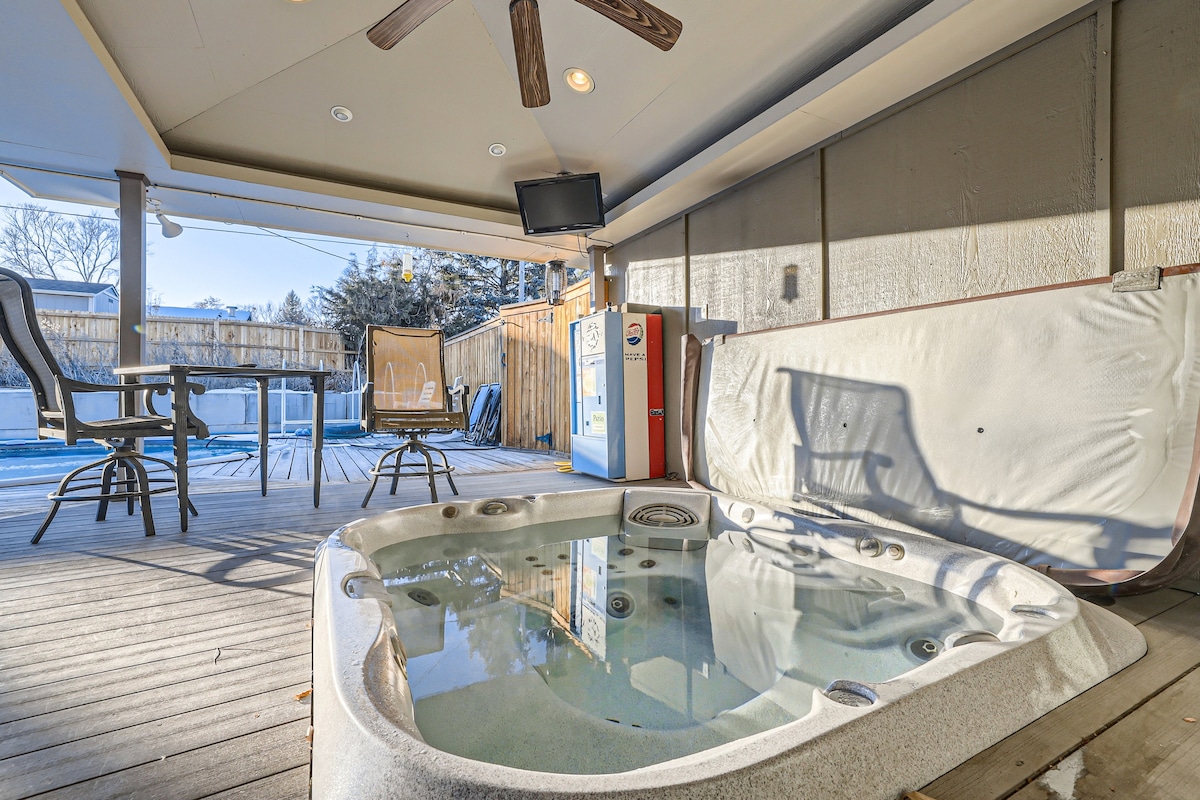 Pool I Hot Tub I Guest Suite I Fireplace I Arvada