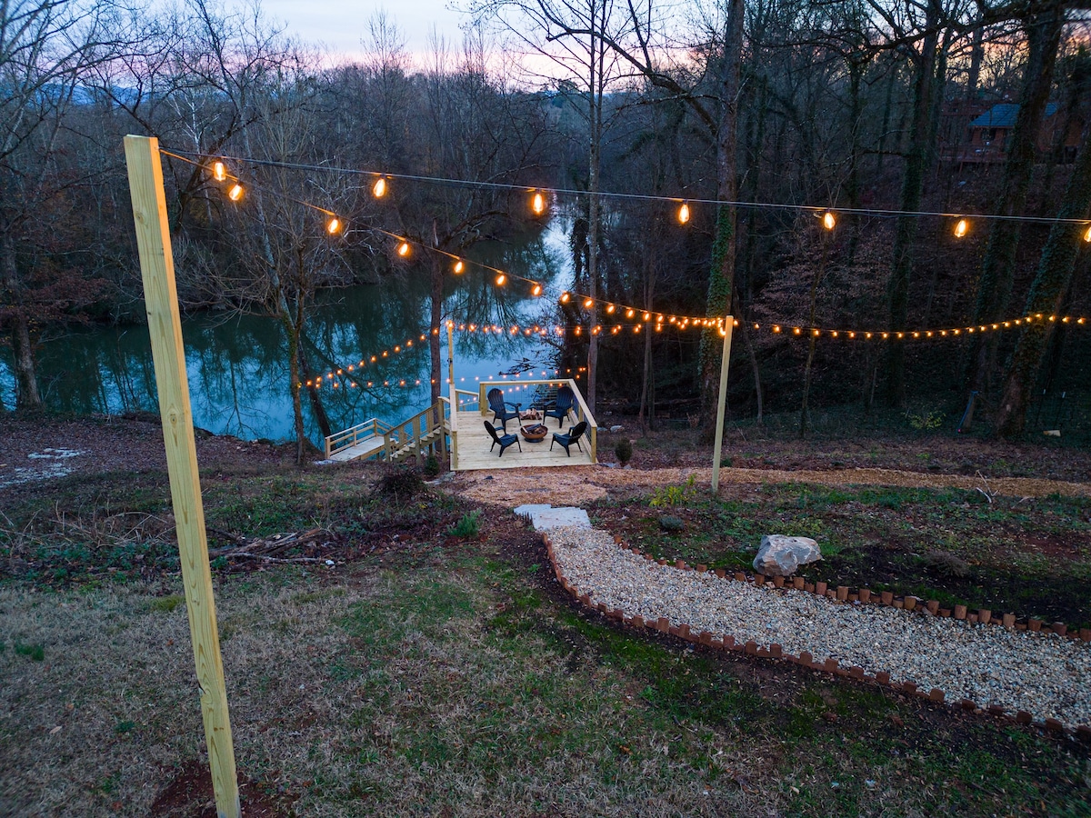 The Lodge at Little River - Hot Tub & Dock