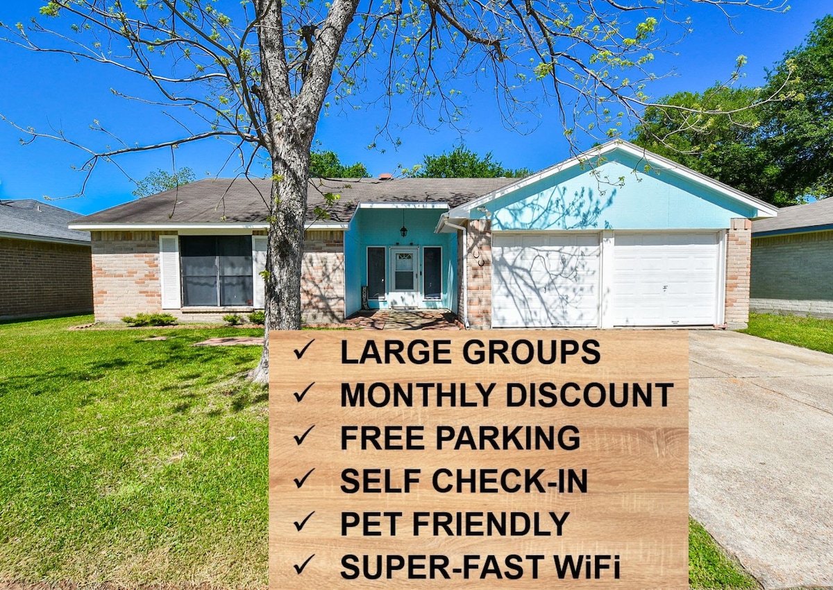 Room for rent, 10 Minutes from IAH and Mall