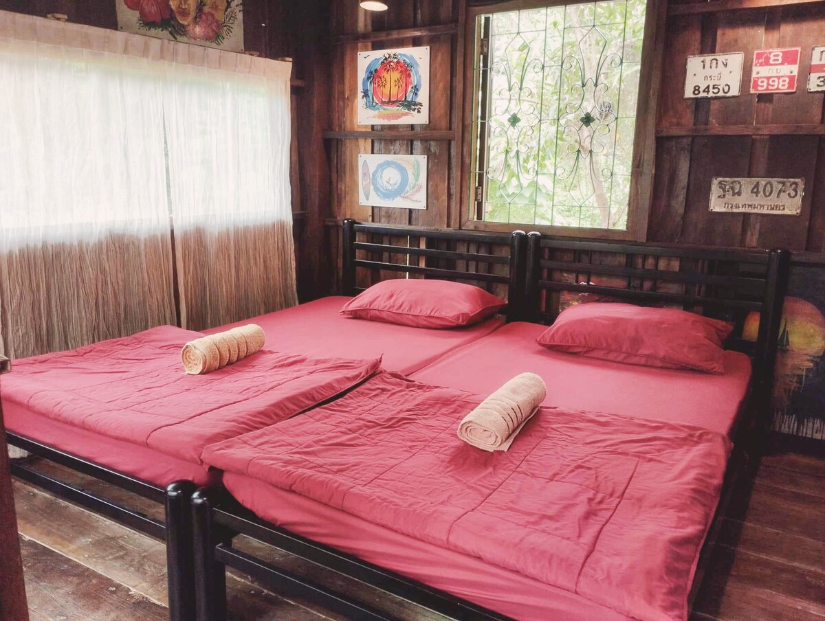 Cozy Hut Room With Breakfast @ Mr. Long (C1)