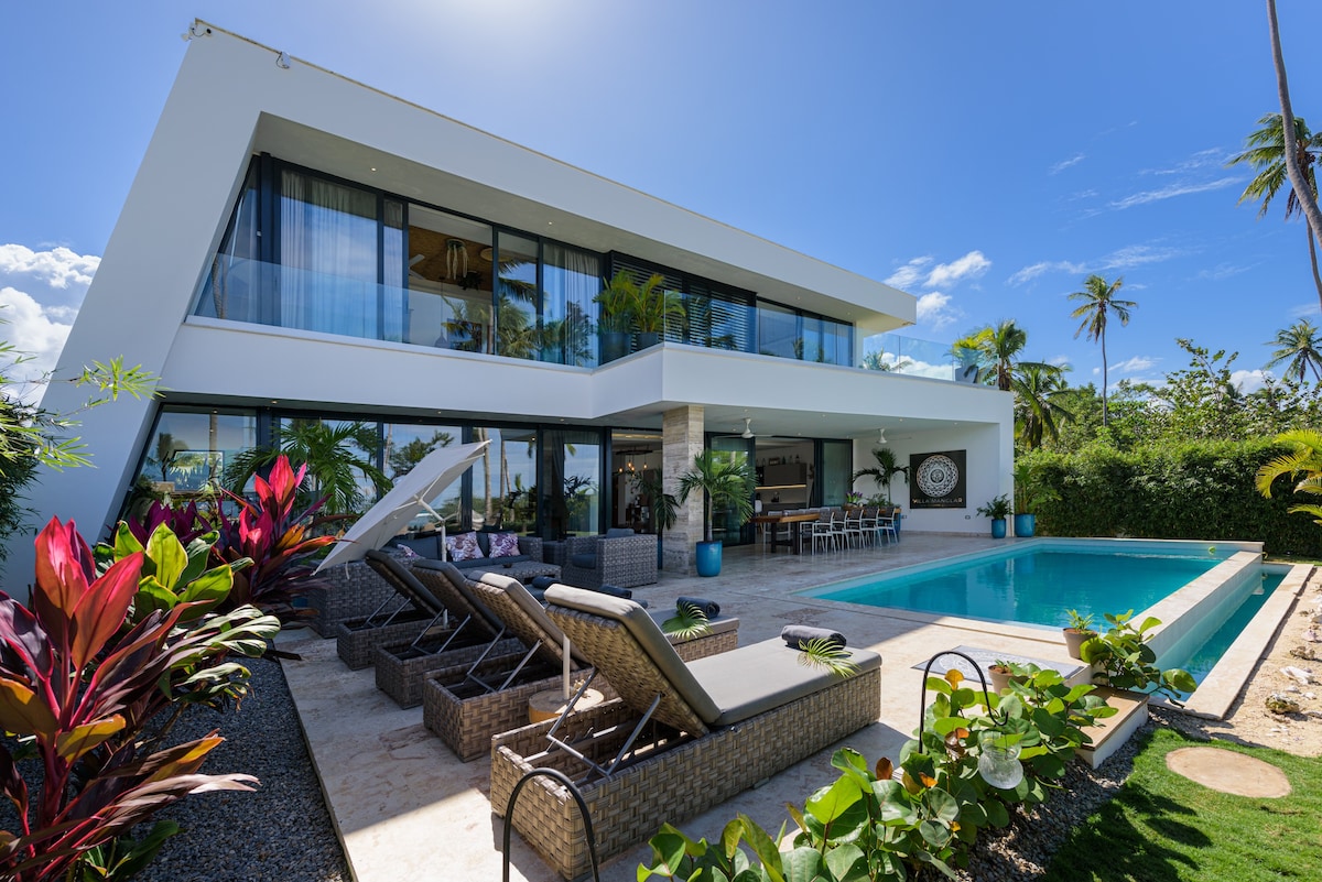 Luxury Villa Manglar Oceanfront