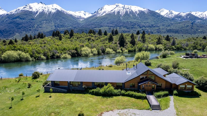 Villa Lago Rivadavia的民宿