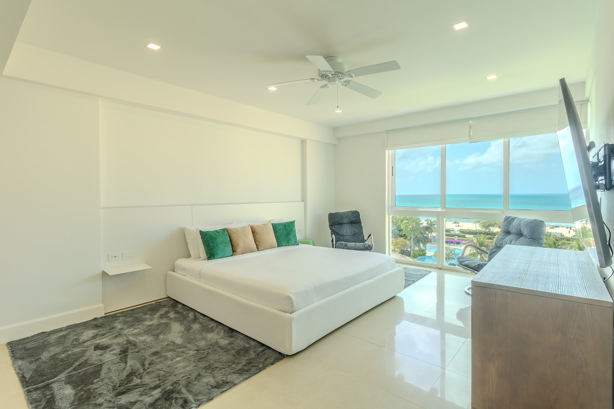 Ocean View Condo | Oceania Penthouse 6 by Bocobay