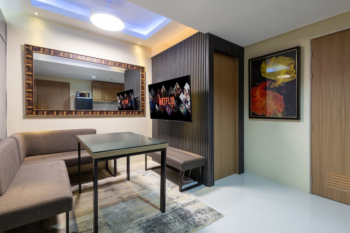 位于Lush Residences Makati的现代双卧室套房