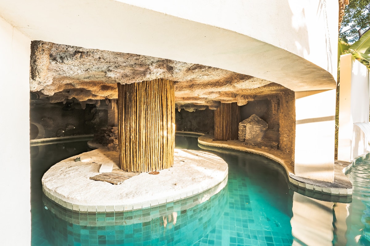 Jungle Immerse Luxury Loft w/private pool