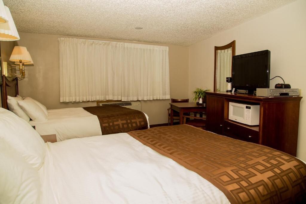 Richland Inn & Suites