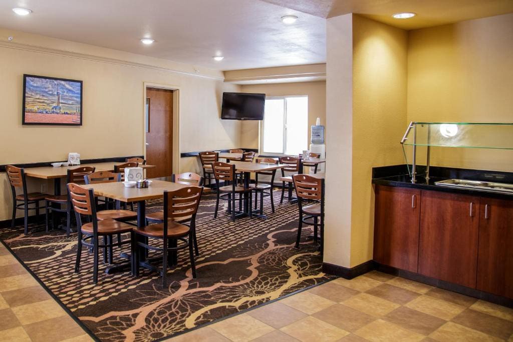 Richland Inn & Suites