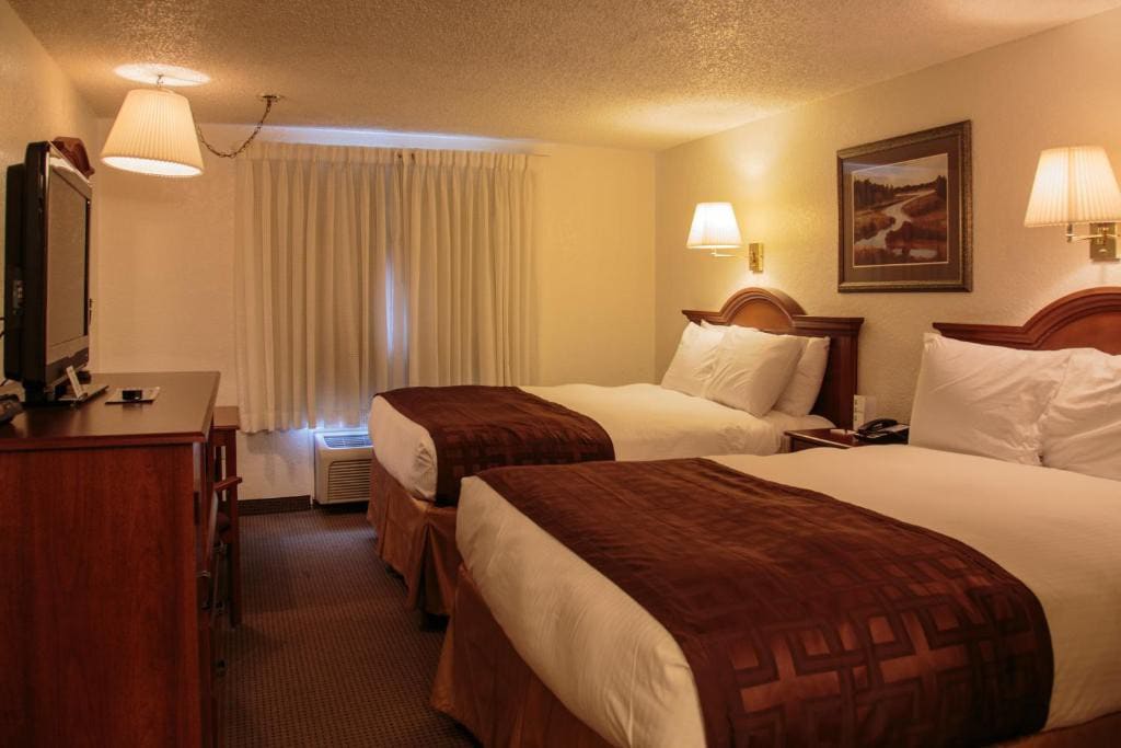 Richland Inn & Suites