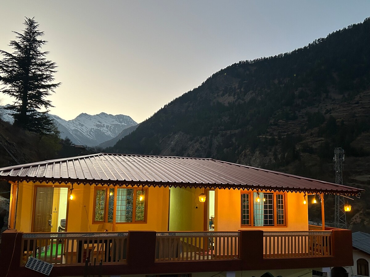 Laxmi Narayan Homestay, Harsil, Room with Balcony