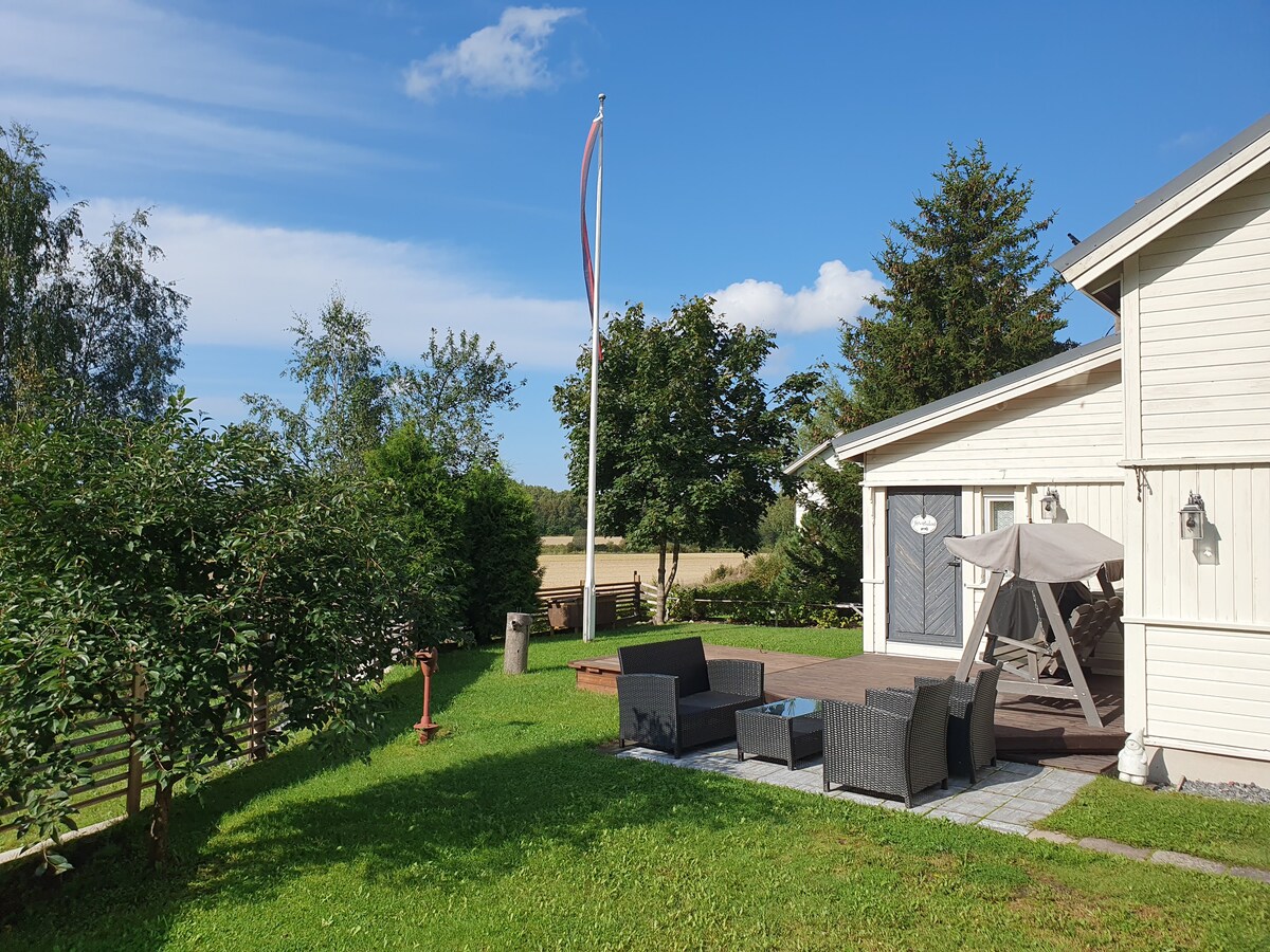 Idyllic small house