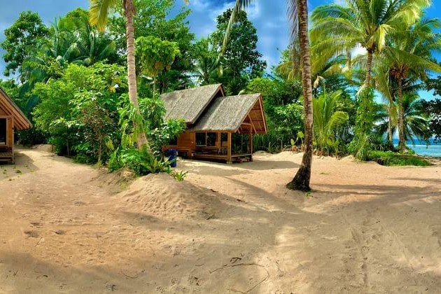 Beachfront Farm Cabin - A