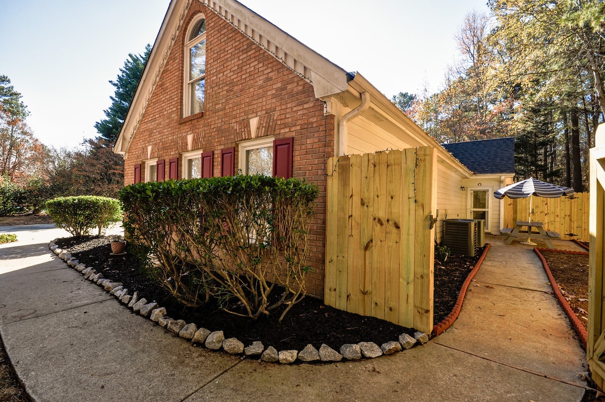 Peaceful, renovated home overlooking park