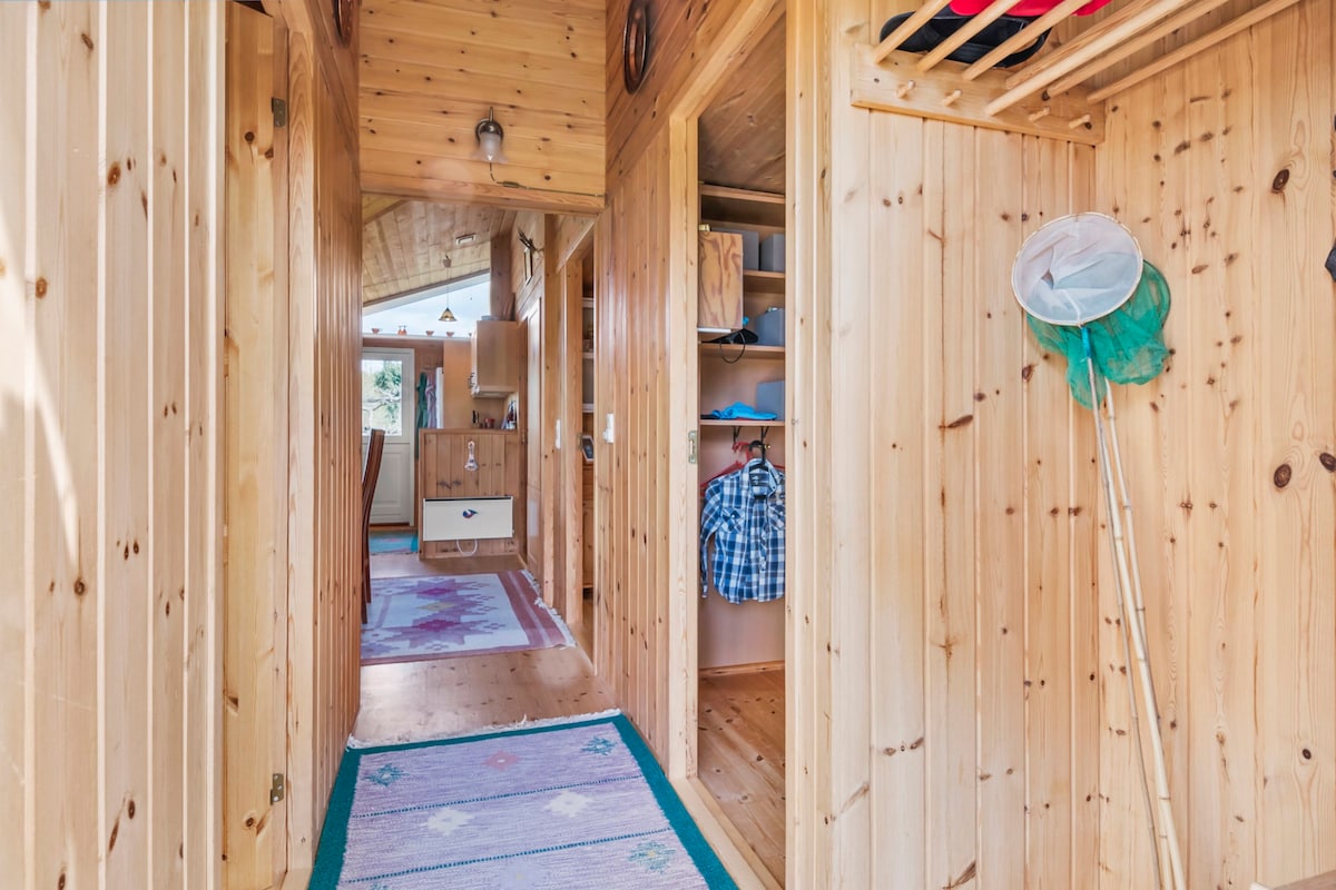 Cabin with woodfired hottub