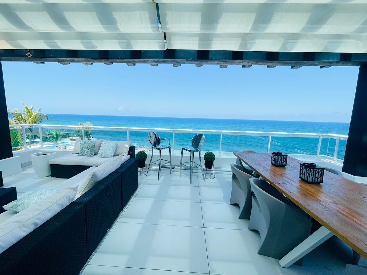 Arenas Penthouse on the beach