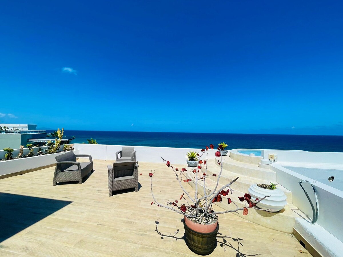 Arenas Penthouse on the beach