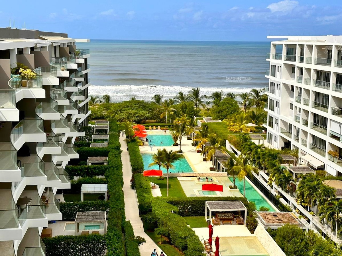 "Elegant 5-Star Resort [Oceanfront]"