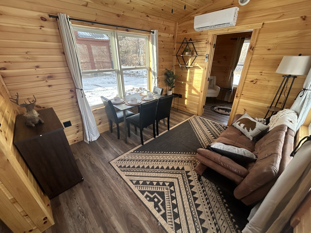 Brand New Luxury Tiny Home - Cabin B