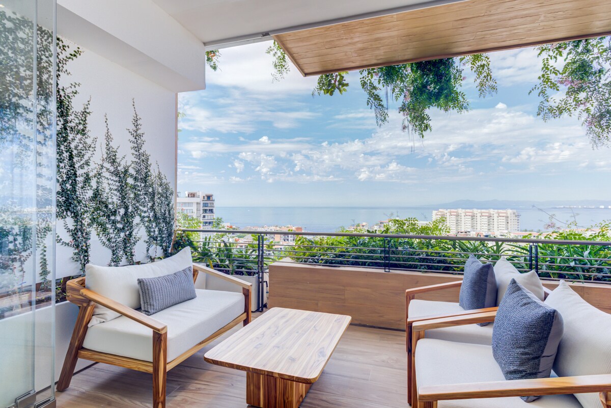 Designer SoHOPV with Ocean Views, Rooftop Pool