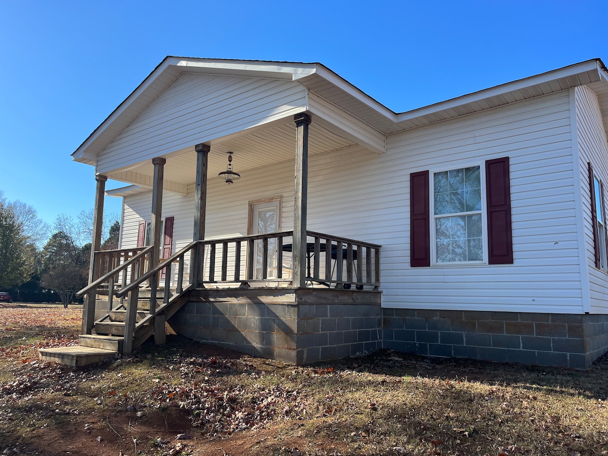 Wooten 's Weiss Lake House