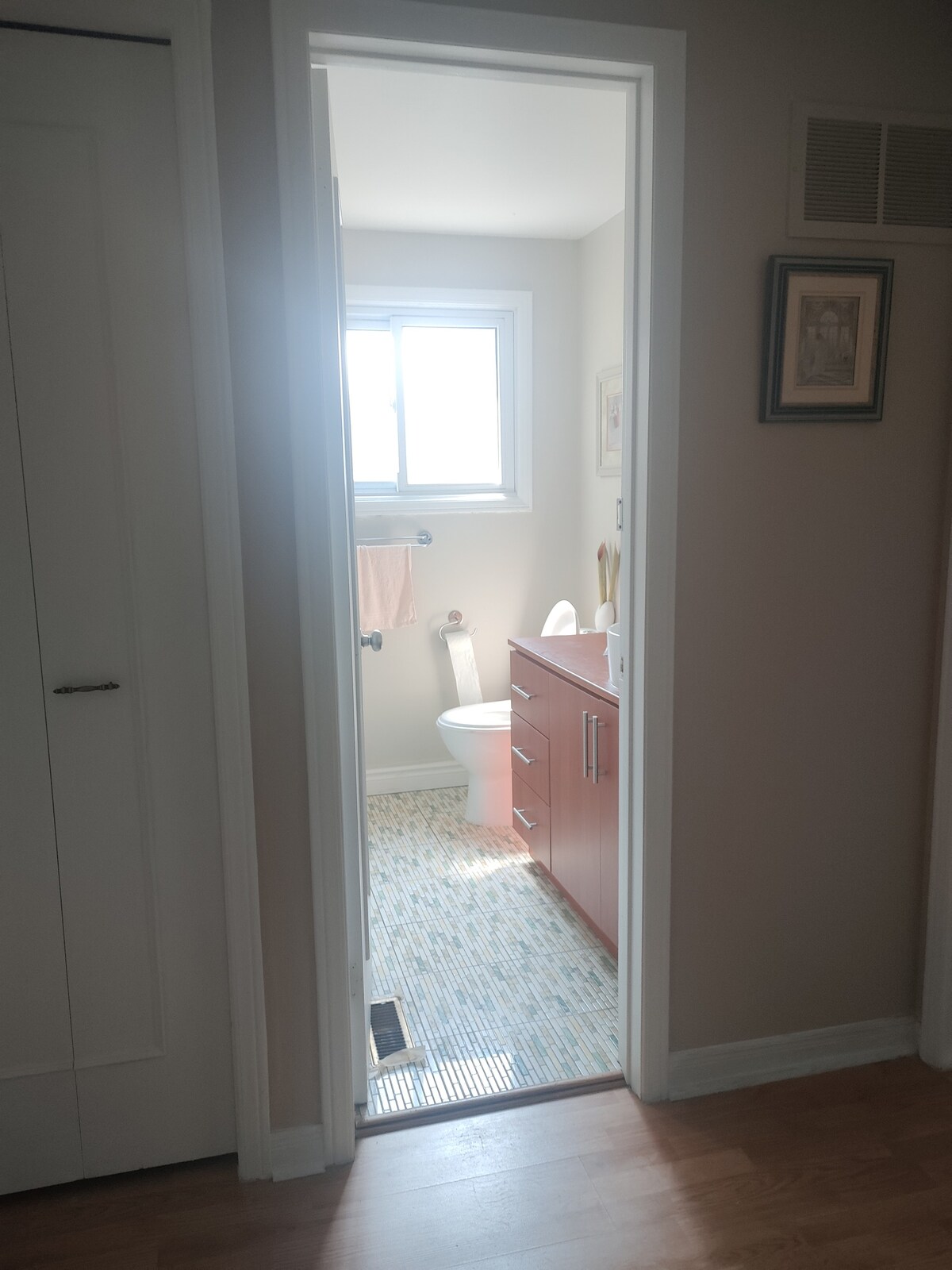 Bright and Cozy Standard Guest Room on 2nd Floor.