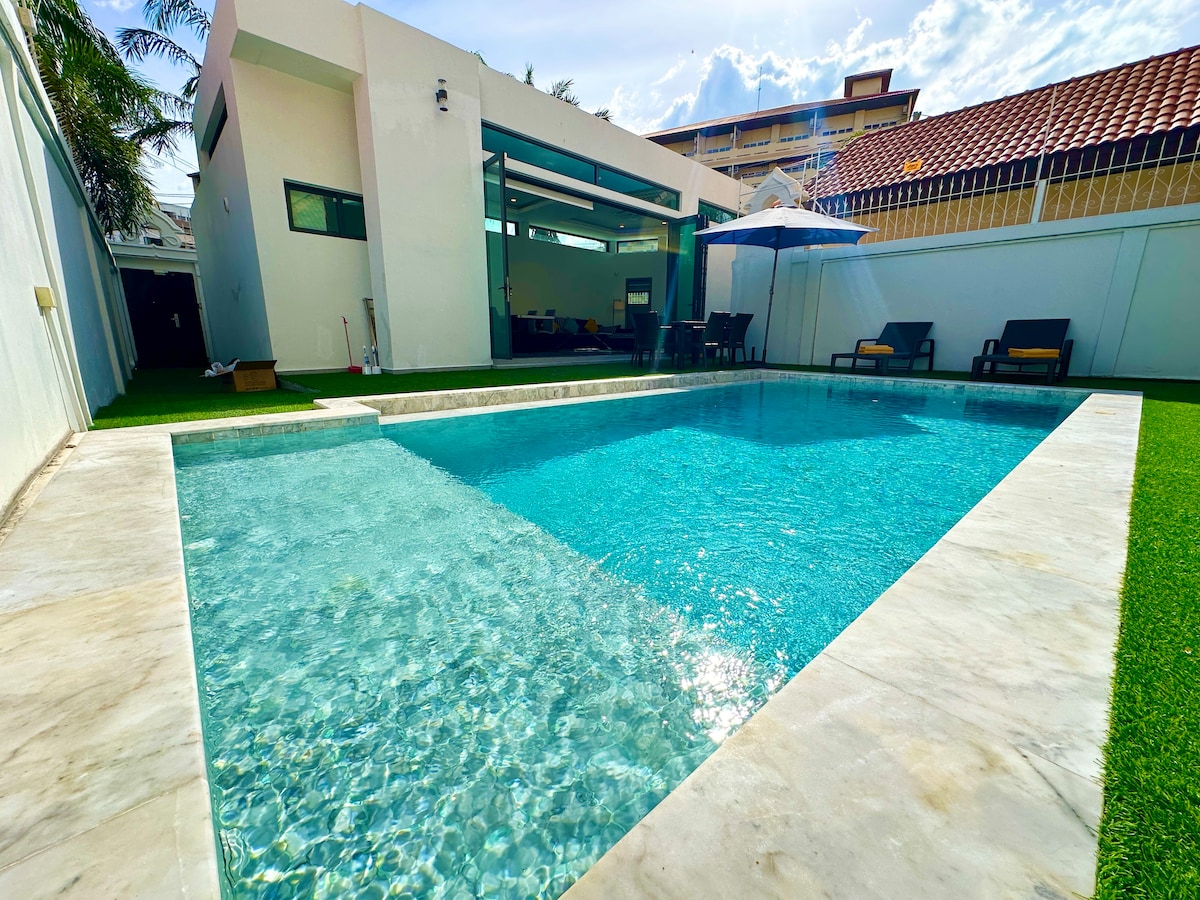 View Talay Villas - Luxury 3BR pool villa nr beach