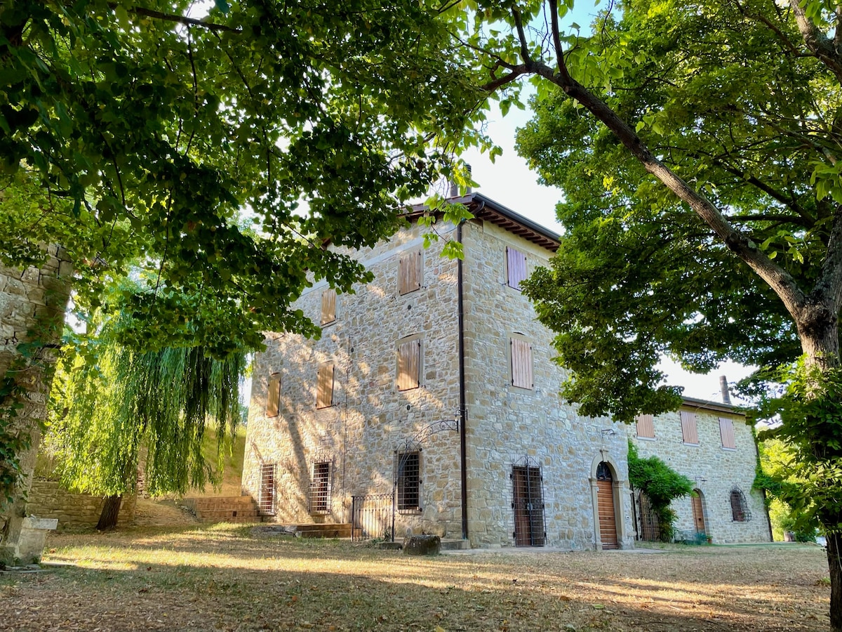 Intero casale per gruppi (Umbria)