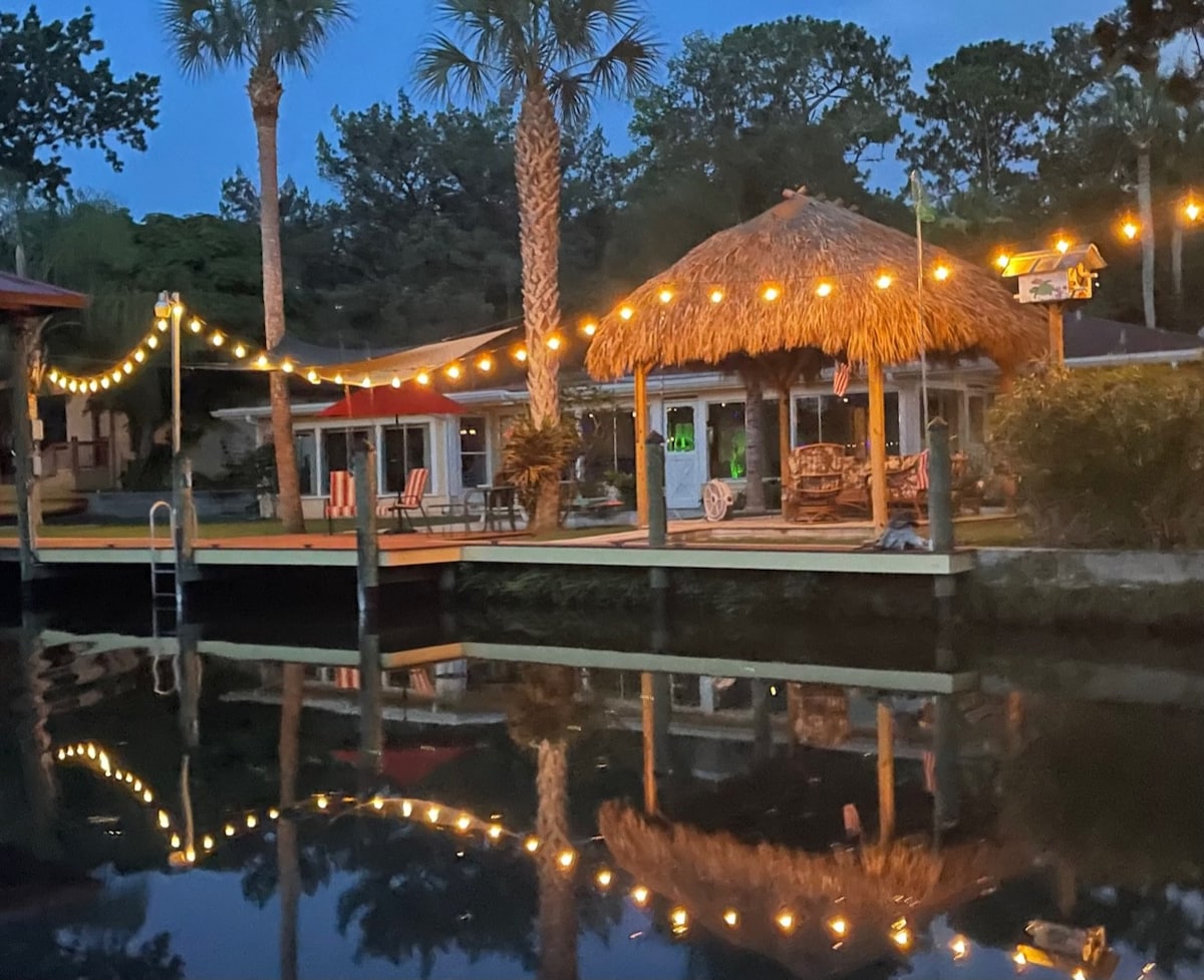 Tim's Tiki Spot - Kayaks, Boat Ramp, Parking