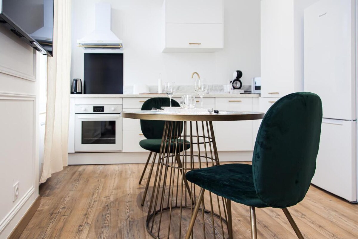 Le Contemporain 40 - Chic et élégant appartement