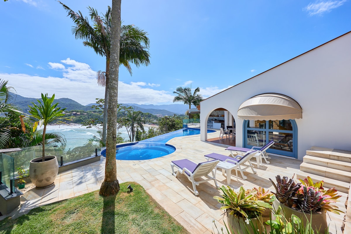 「Casa em Ubatuba -泳池和海景。