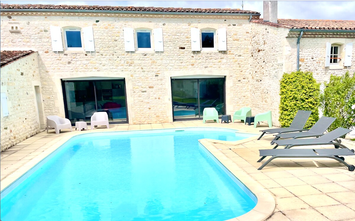 Maison, Piscine, jardin, 3 ch, plancha, parking,5*