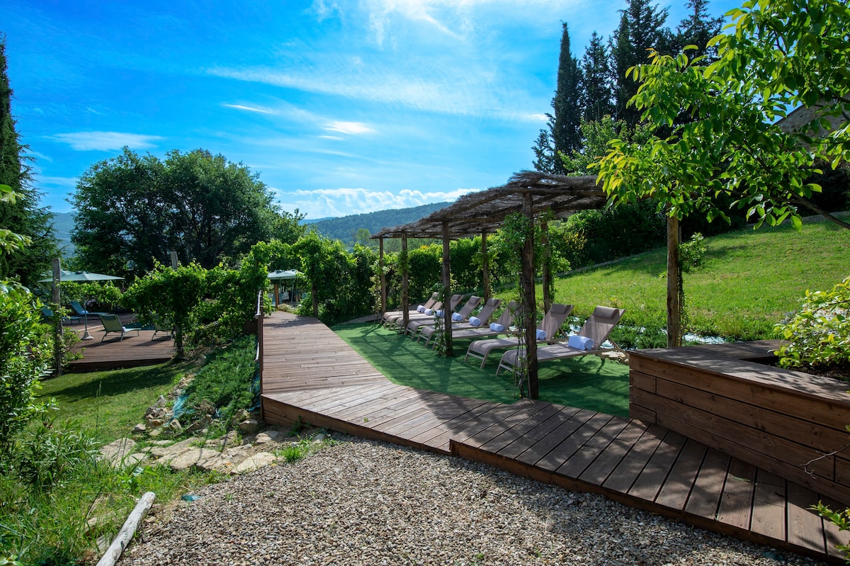 Villa Chianti with exclusive pool and typical barn