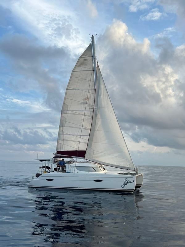 Catamaran Kismet, come play!