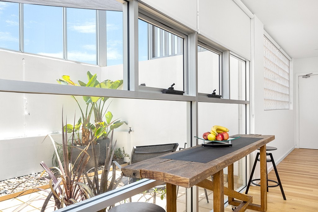 Stylish Renovated Quiet Darlington near CBD / Unis