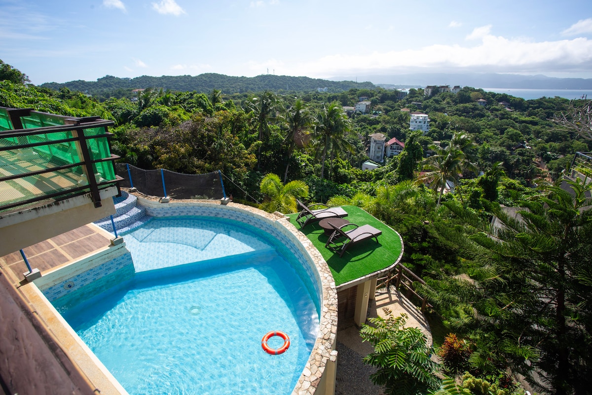 Family Villa w/ Spectacular View