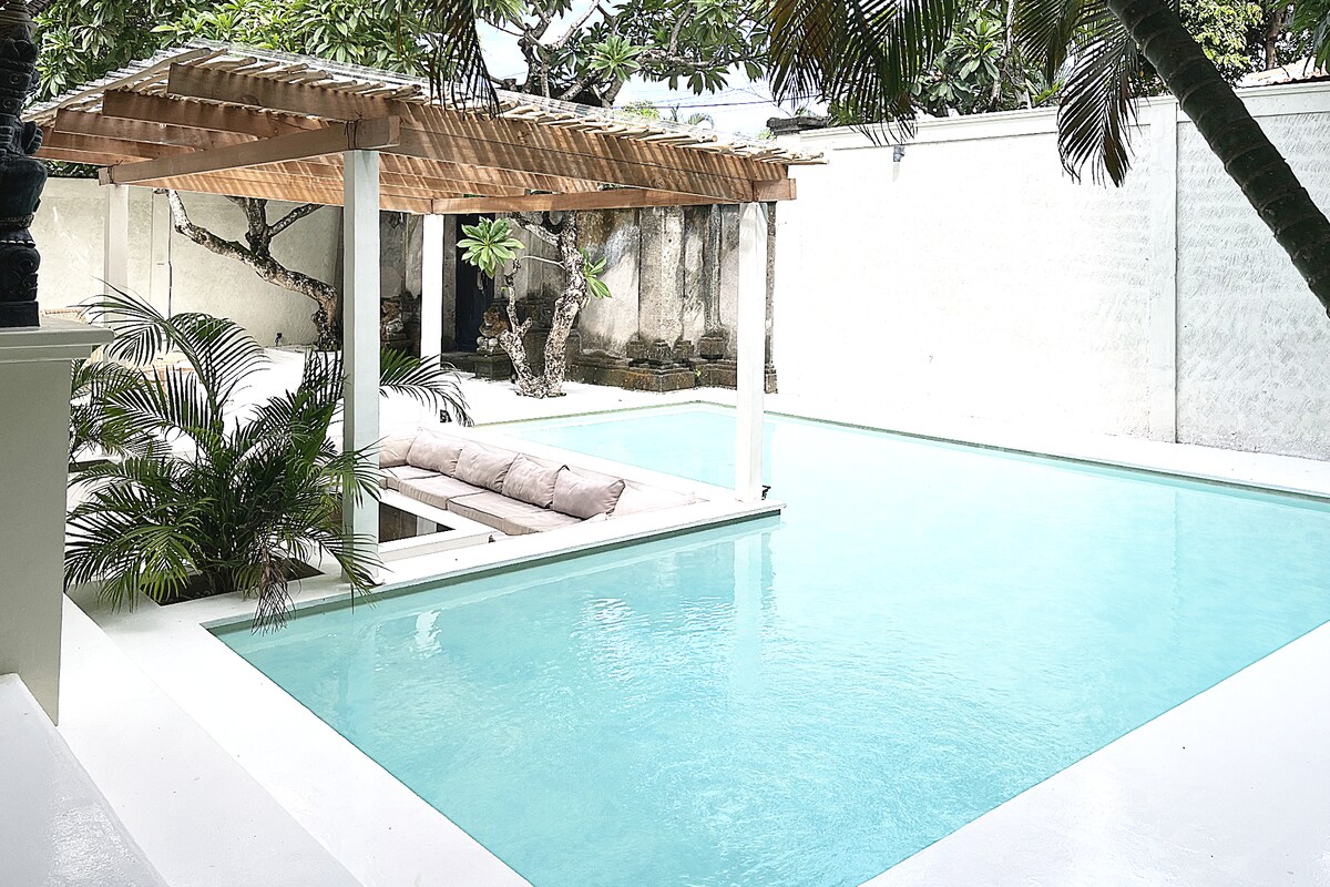 #181 Private Pool. Seminyak Villa. Airport Pickup