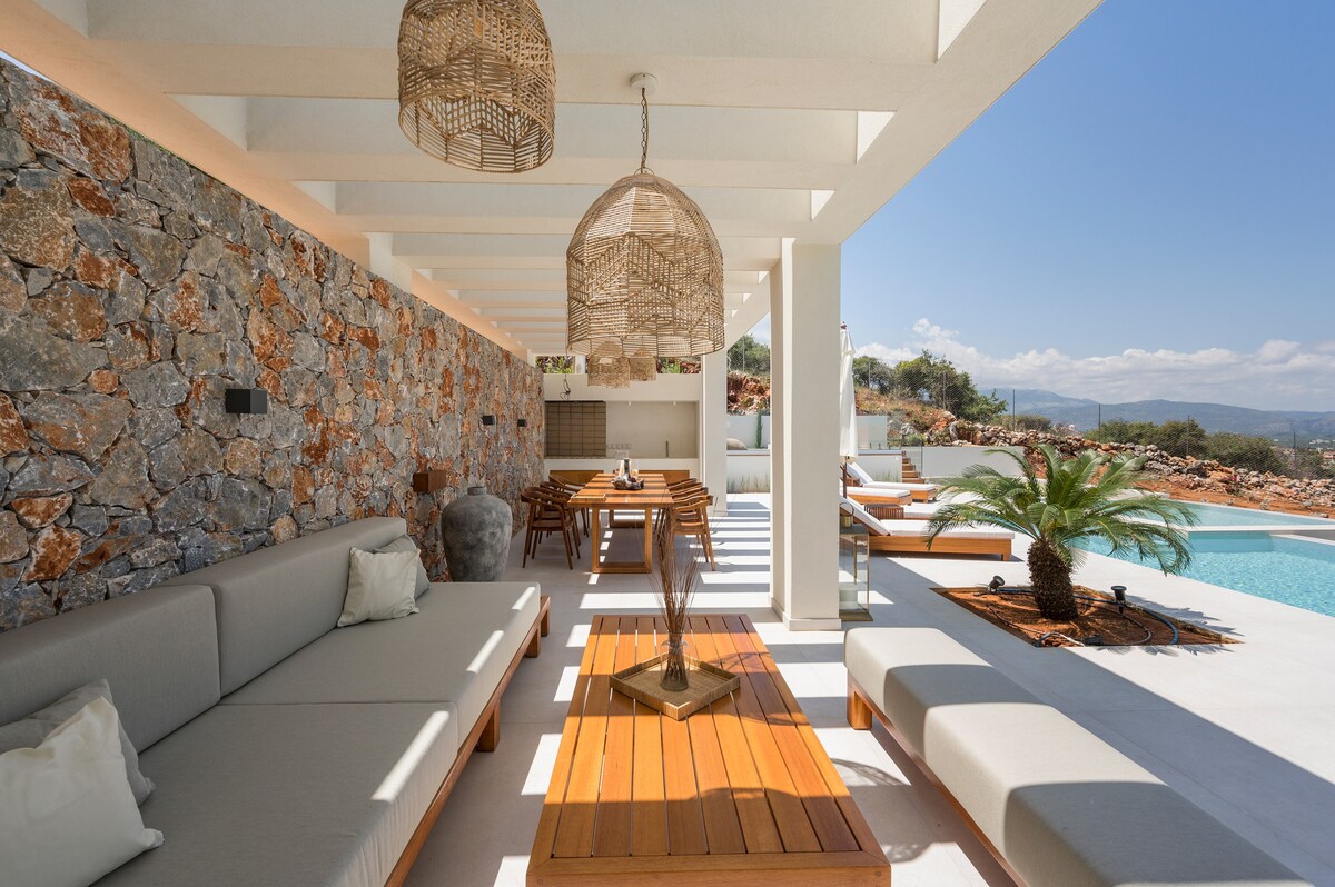 Luxury Villa Thyrsus