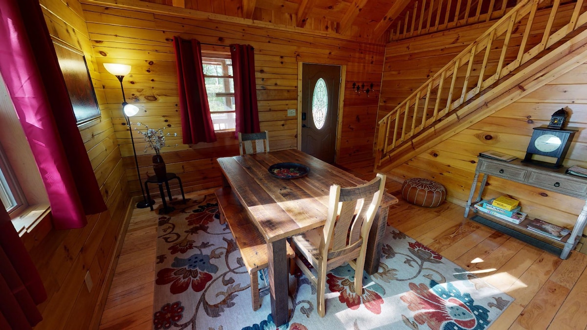 Cardinal Cabin at Aspen Ridge