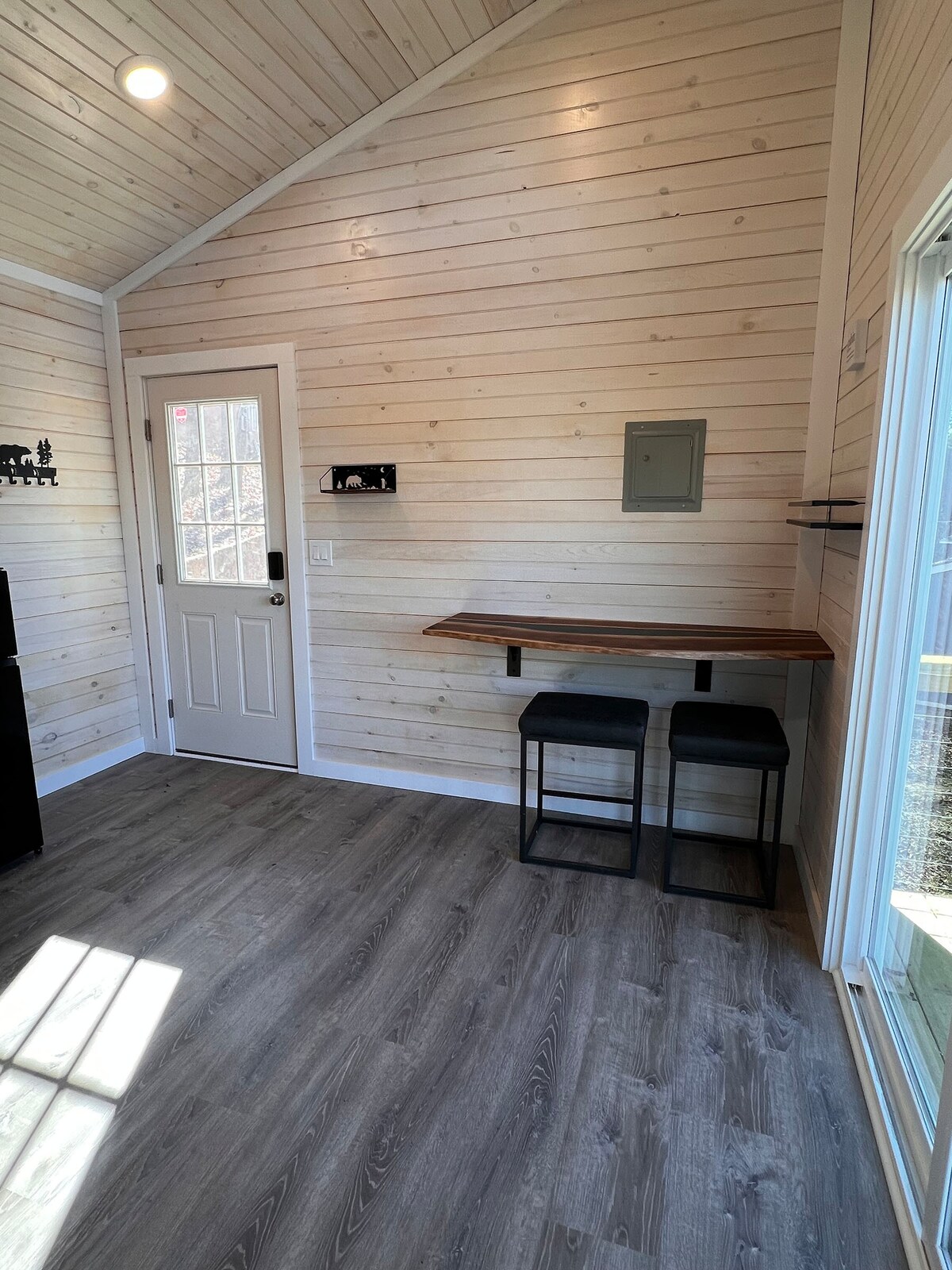 Rockwall Cabin by the Pond