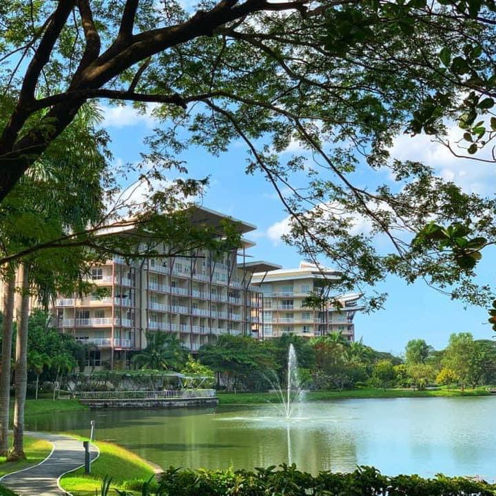 Carola at Pico de Loro